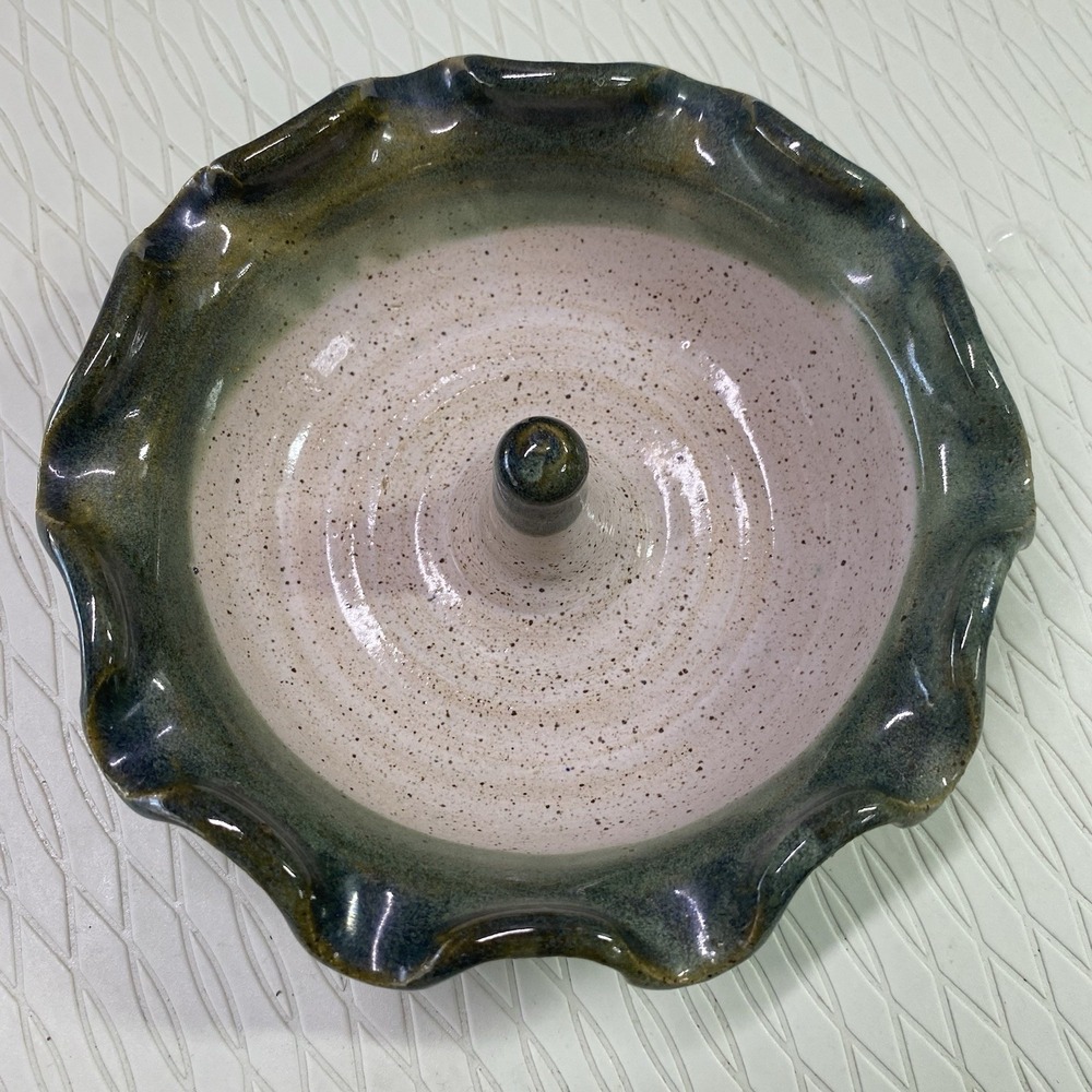 Dean White Pottery, Stoneware Apple/Onion Baking Dish Signed.Speckled Glaze